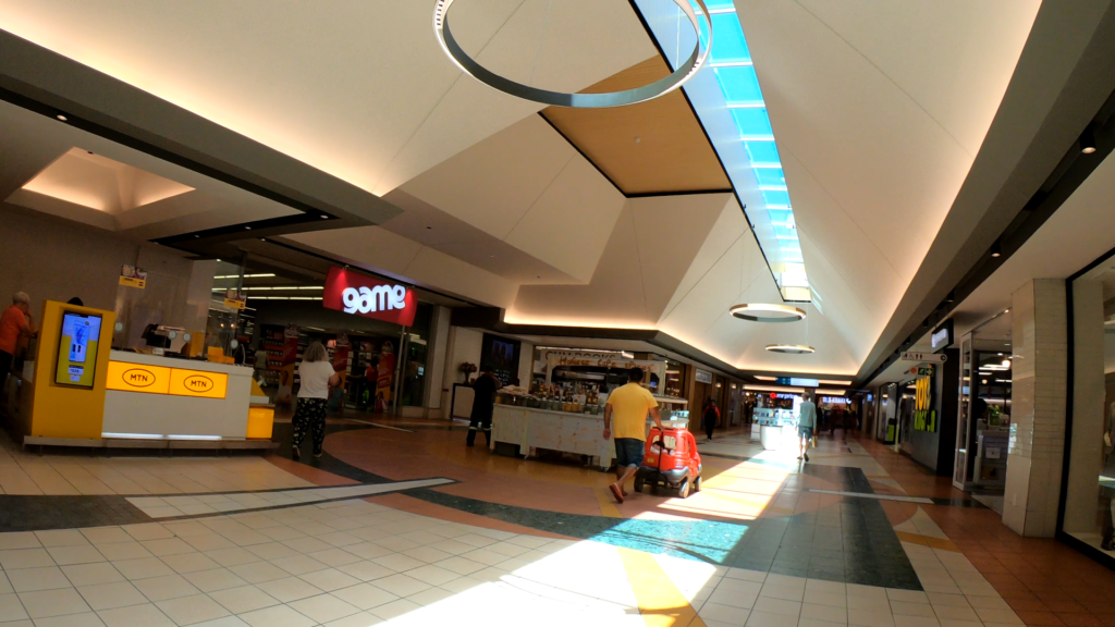shops inside Somerset Mall