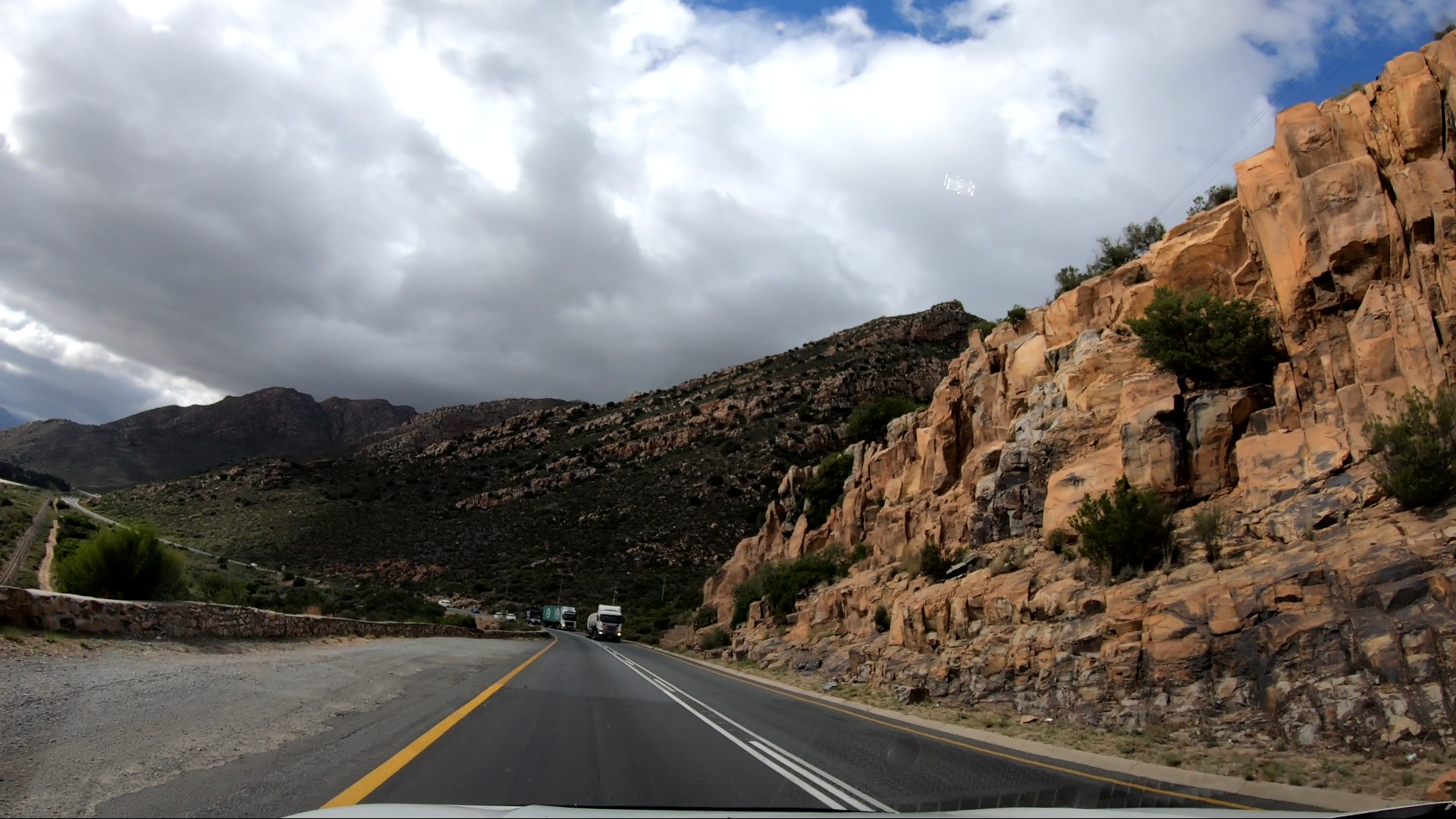 Scenic view of Du Toitskloof Mountains along N1